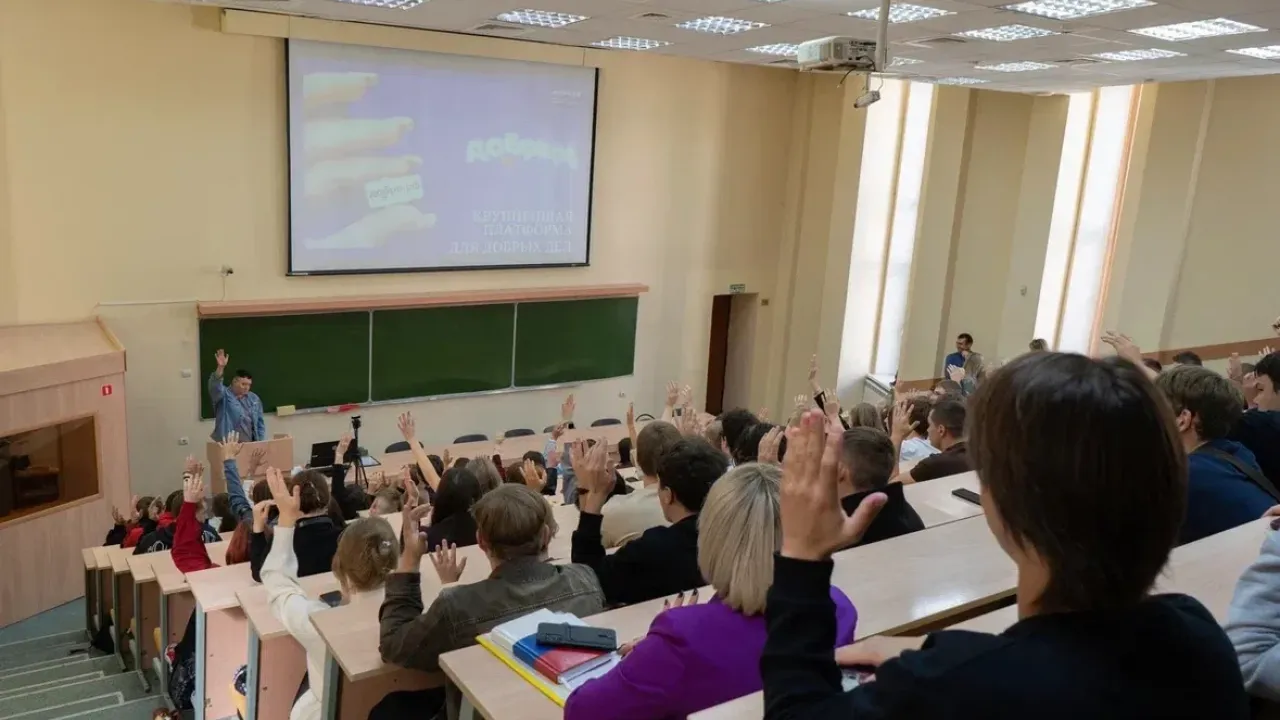 В БГТУ обсудили развитие студенческого волонтёрства и новый проект «Добрые соседи» — Белгород Сейчас
