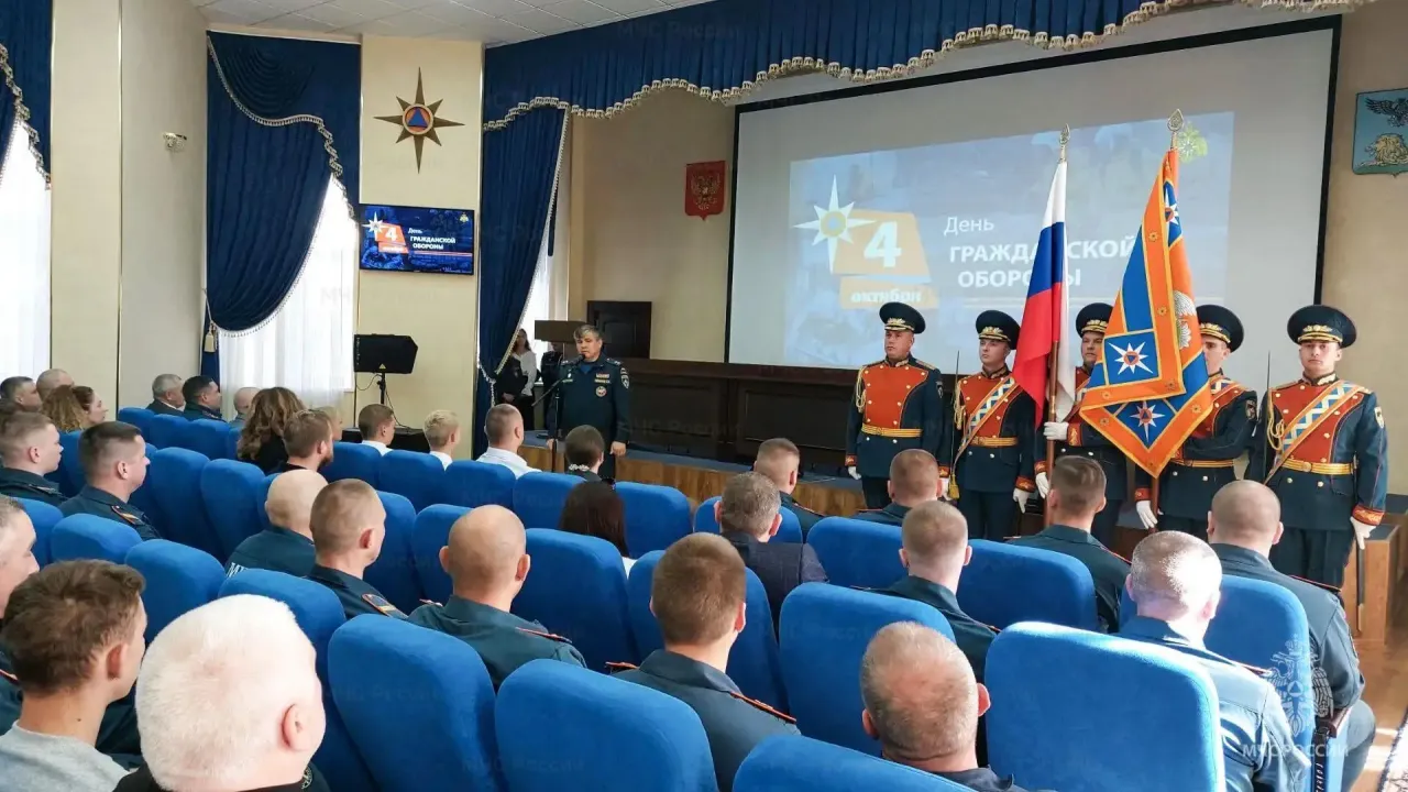 В Белгородской области отметили День гражданской обороны и наградили сотрудников МЧС — Белгород Сейчас
