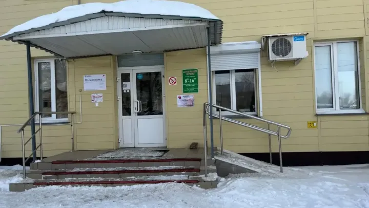 Суд обязал больницу в Долгодеревенском обеспечить доступ маломобильных пациентов — Челябинск Сейчас