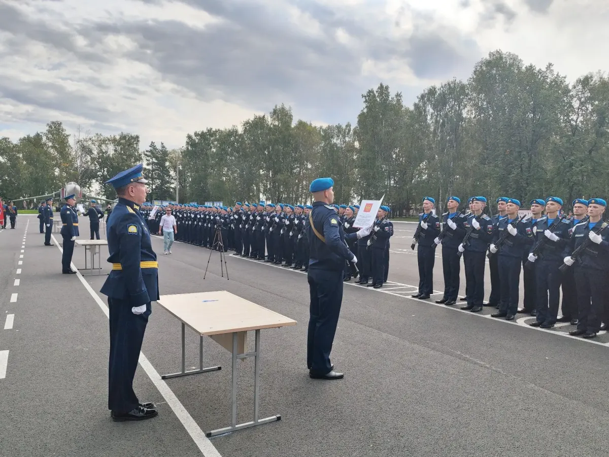 В Челябинске курсанты ЧВВАКУШ приняли Военную присягу