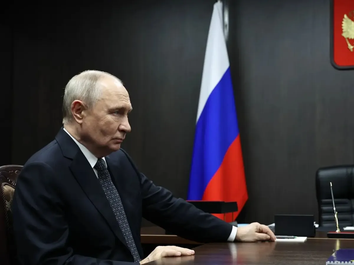 Путин провел встречу с Алексеем Текслером на полях учений в Чебаркульском