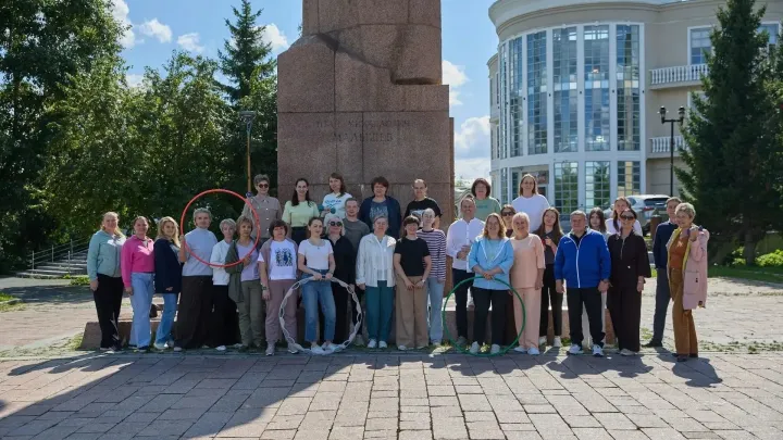 Минкульт Свердловской области провёл зарядку в парке — Екатеринбург Сейчас