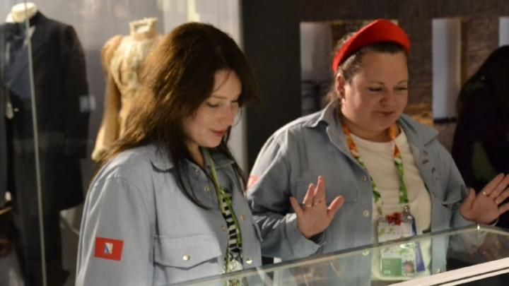 В Музее истории Екатеринбурга провели инклюзивную экскурсию для участников фестиваля — Екатеринбург Сейчас