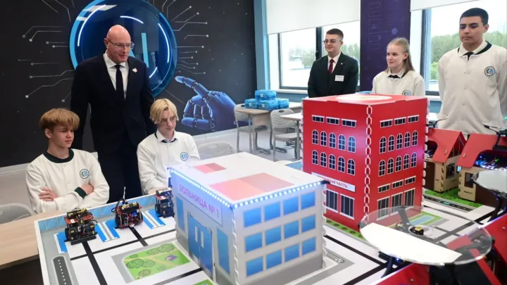 В Екатеринбурге представили новую школу № 366 с профильными классами и ИИ-сервисами — Екатеринбург Сейчас
