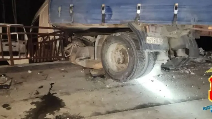 В Кушвинском районе грузовик врезался в ограждения в зоне дорожных работ — Екатеринбург Сейчас