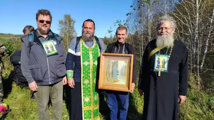 Участники Свято-Симеоновского крестного хода прошли Комарово, Мугай и Плюхино — Екатеринбург Сейчас