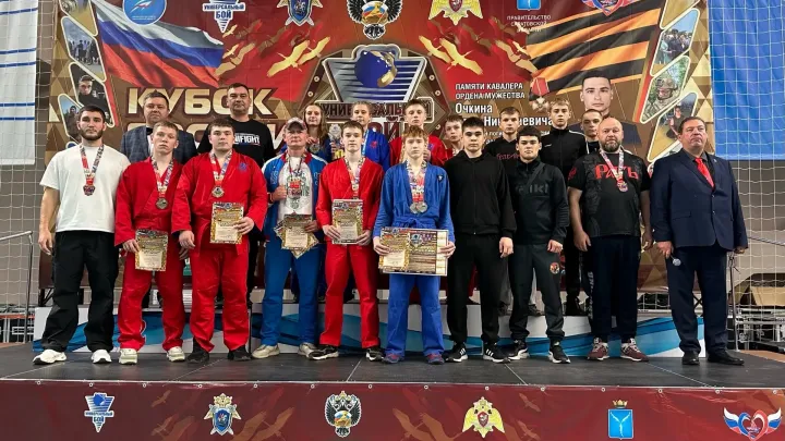 Свердловские спортсмены завоевали медали на соревнованиях по универсальному бою в Саратове — Екатеринбург Сейчас