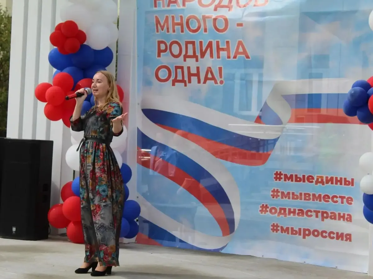 В Свердловской области прошли праздничные акции в честь Дня Государственного флага