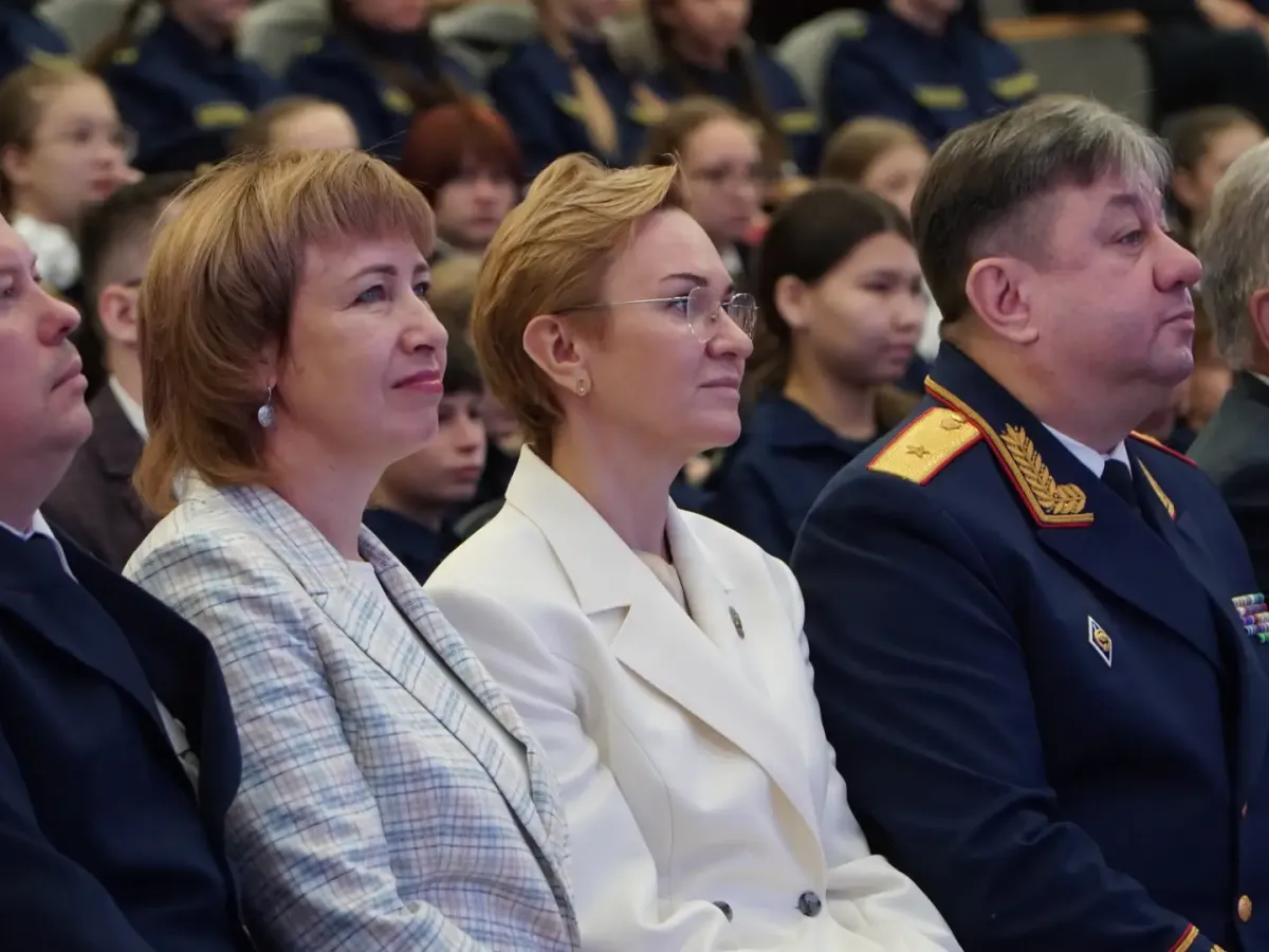В Екатеринбурге прошла церемония посвящения в кадеты Следственного комитета