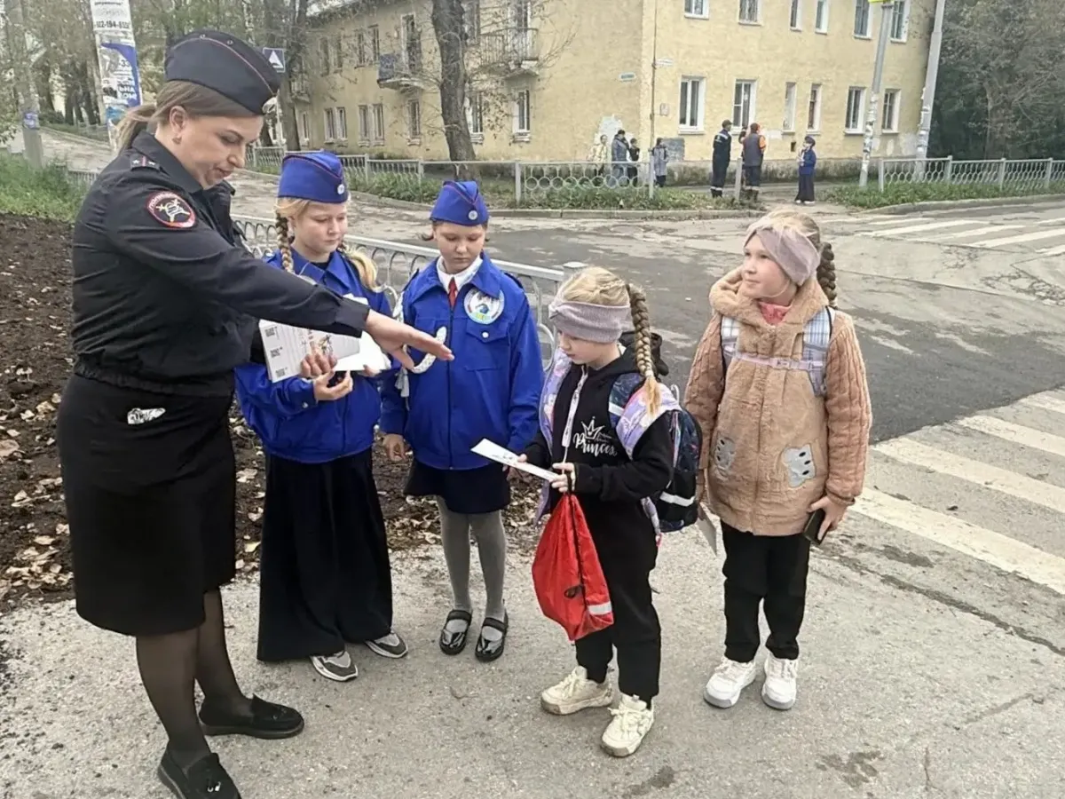 В Екатеринбурге перед неделей БДД провели рейд «Пешеход» в школе №114