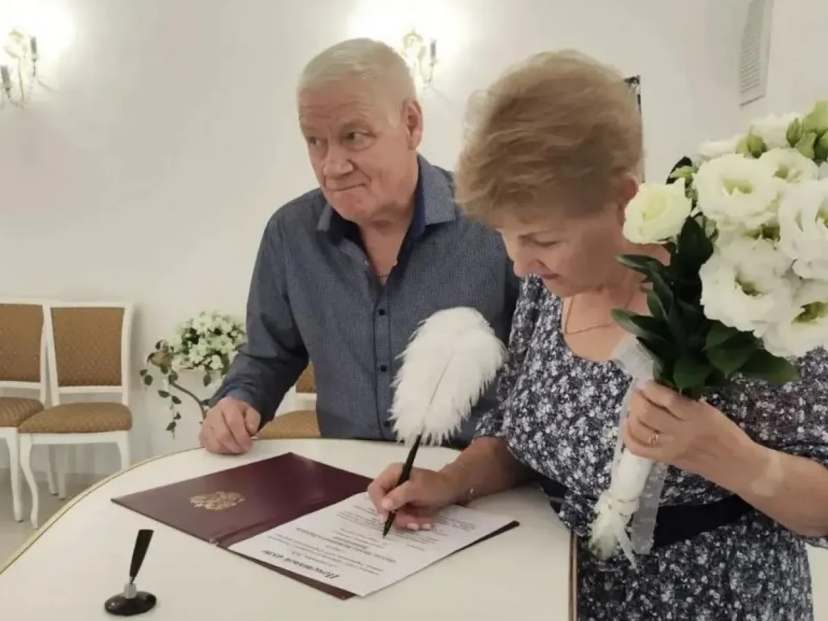 Свердловские семьи-юбиляры получили знаки отличия «Совет да любовь»