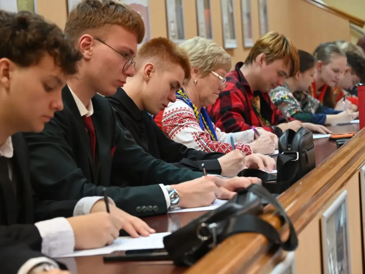 Свердловчане написали всероссийский диктант «Россия – дом народов»