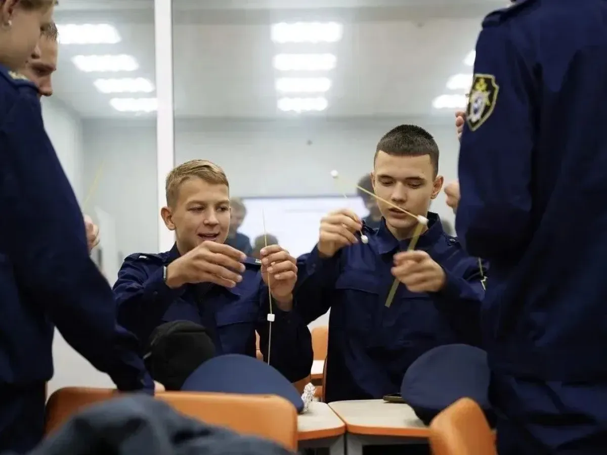 Школьники Екатеринбурга попробовали профессии на практике в УрГПУ