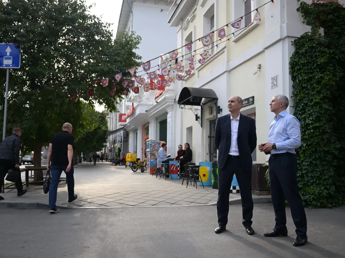 Губернатор Свердловской области проверил ход благоустройства в центре Екатеринбурга