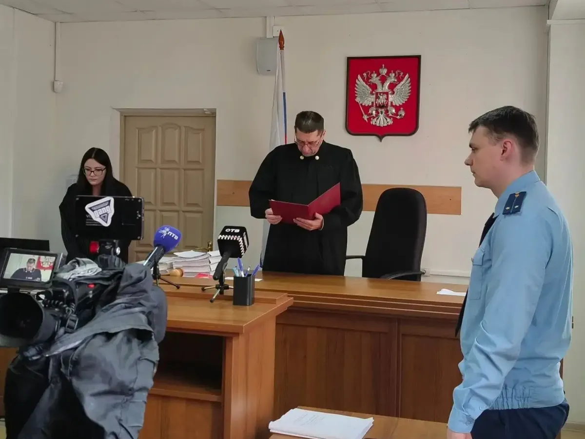 Жителя Первоуральска осудили за истязание и угрозу убийством дочери сожительницы