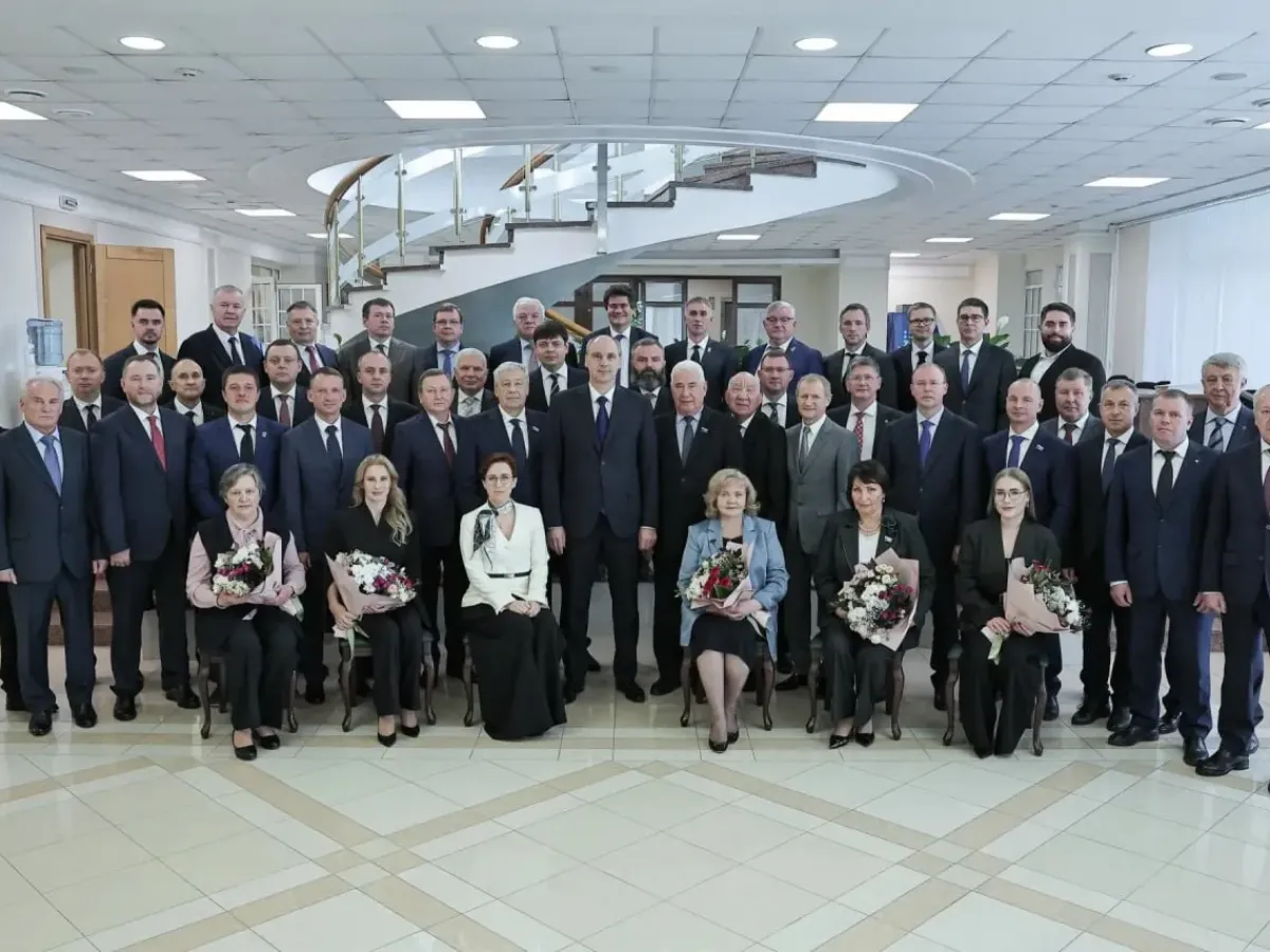 Депутатам нового созыва Заксобрания Свердловской области вручили мандаты