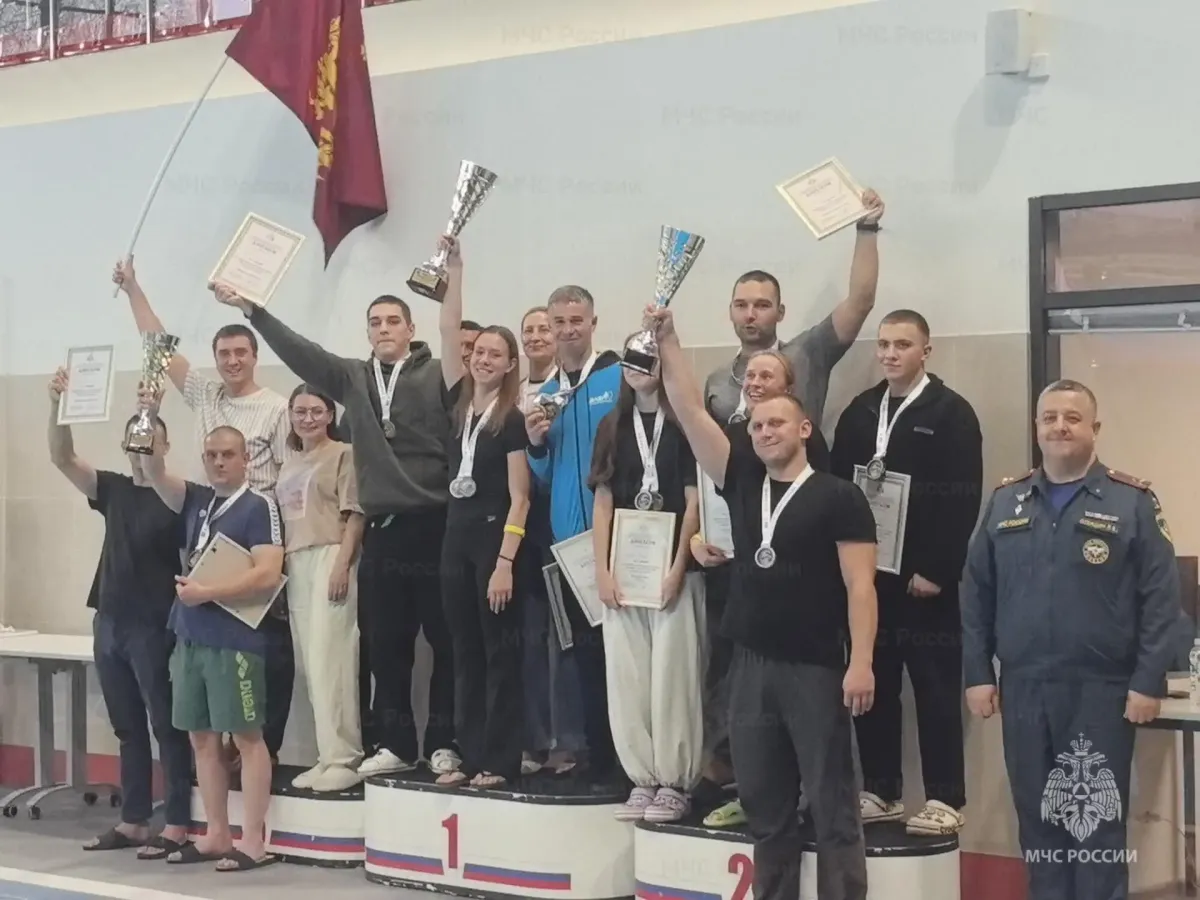 В Первоуральске прошли соревнования по плаванию в рамках спартакиады МЧС