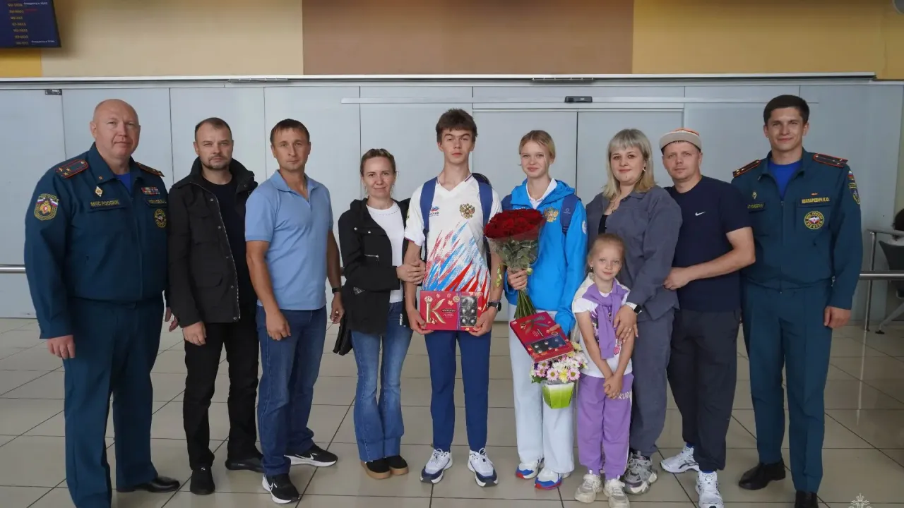 В Кольцово встретили призеров Чемпионата мира по пожарно-спасательному спорту — Екатеринбург Сейчас