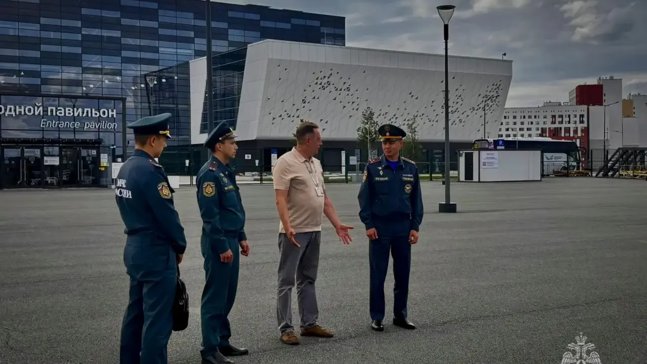 Сотрудники первого пожарно-спасательного отряда провели учения во Дворце водных видов спорта Екатеринбурга — Екатеринбург Сейчас