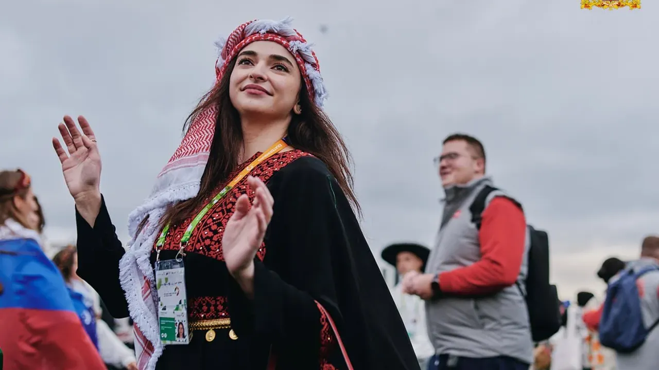 Шествие молодежи мира объединило десять тысяч участников в Екатеринбурге — Екатеринбург Сейчас