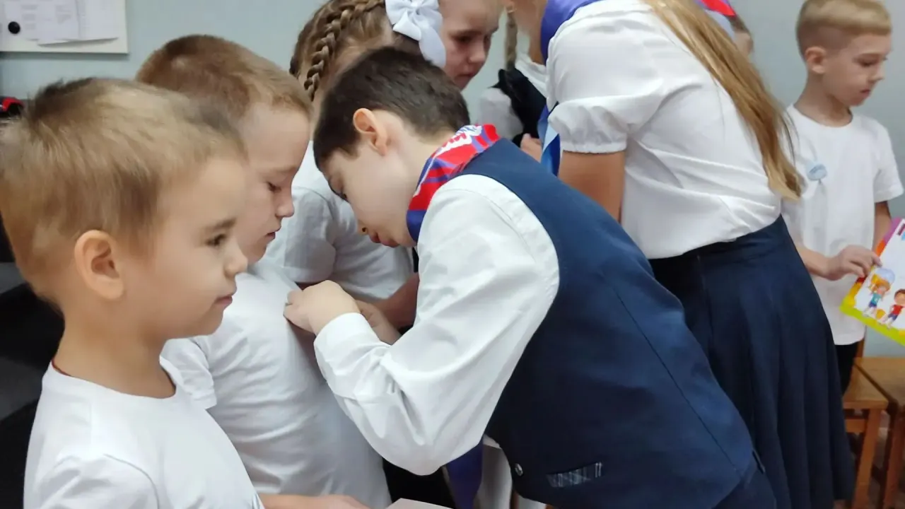Четвероклассники посвятили дошкольников в движение «Орлята России» — Екатеринбург Сейчас