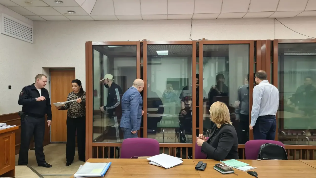 В Екатеринбурге начали рассматривать дело о преступной группе с автомойки — Екатеринбург Сейчас