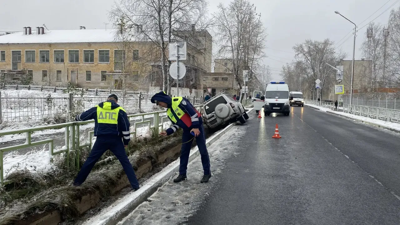 В Североуральском районе в ДТП погиб водитель, двое пассажиров получили травмы — Екатеринбург Сейчас