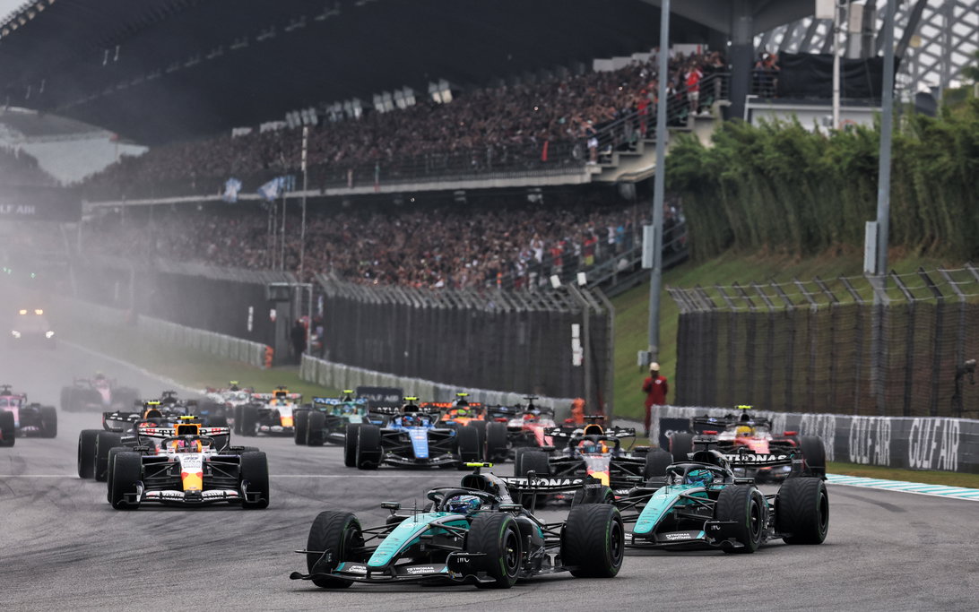 Malaysia race start rain