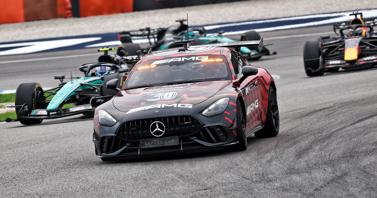 RacingNews365 вынесло прогноз по Ферстаппену в заголовок подкаста