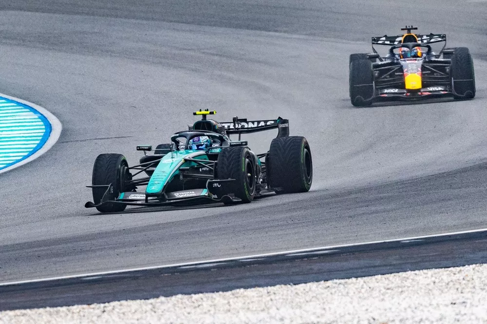 Мекис: Red Bull сложно стабильно соперничать с Mercedes за победы