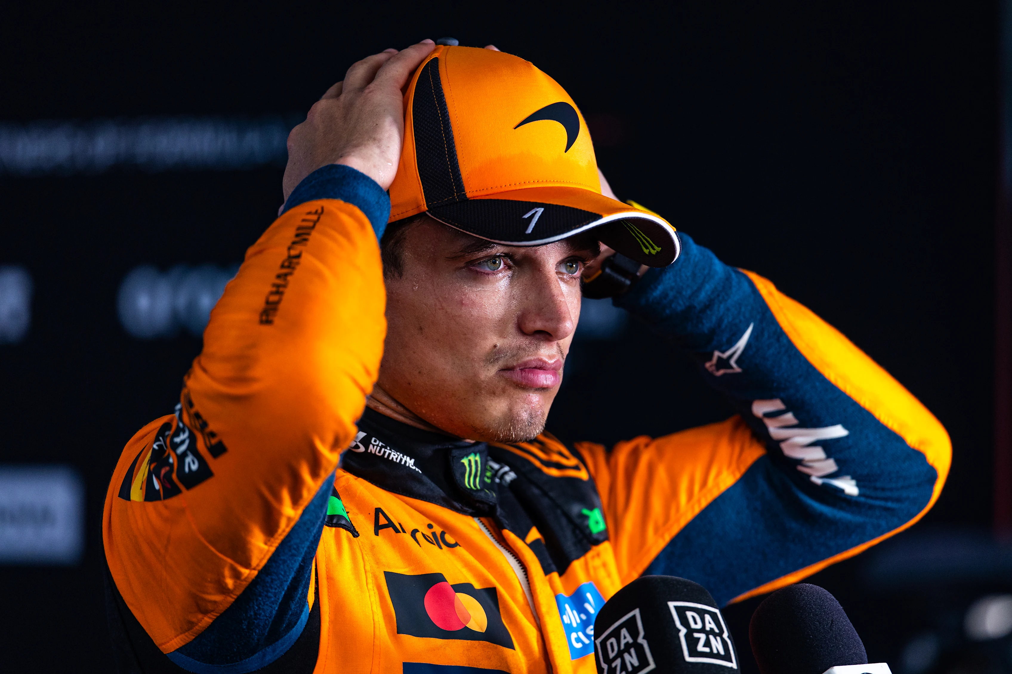 KUALA LUMPUR, MALAYSIA - OCTOBER 4: Ландо Норрис of Great Britain and McLaren Mastercard F1 Team