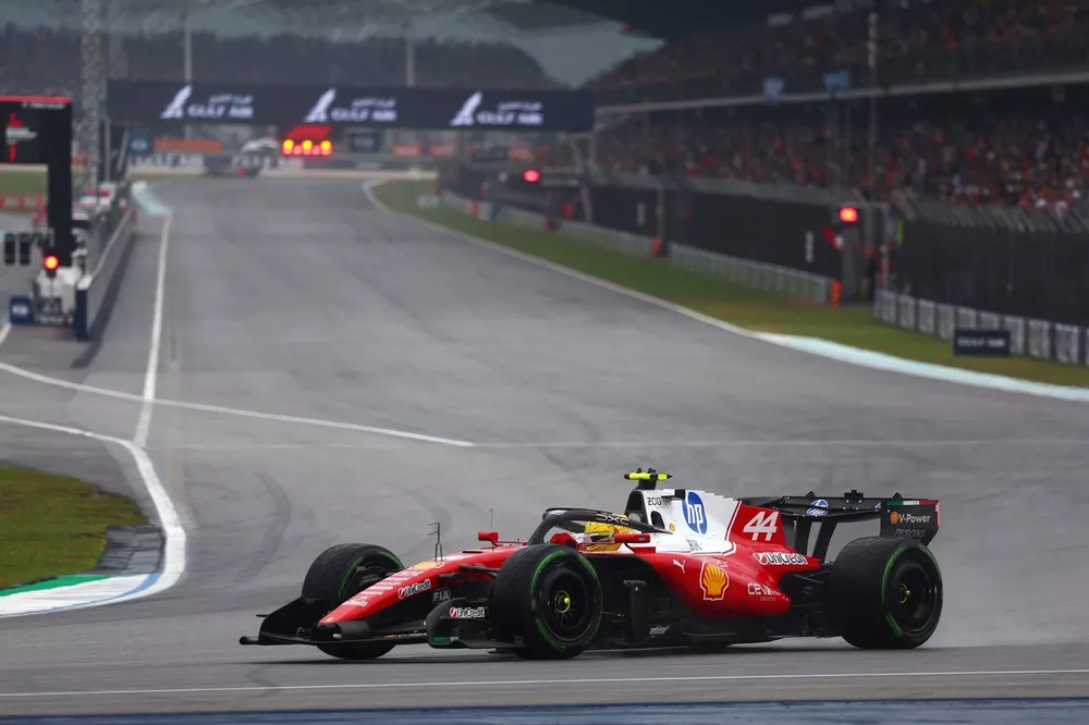 FIA объяснила сбой на рестарте в Сепанге