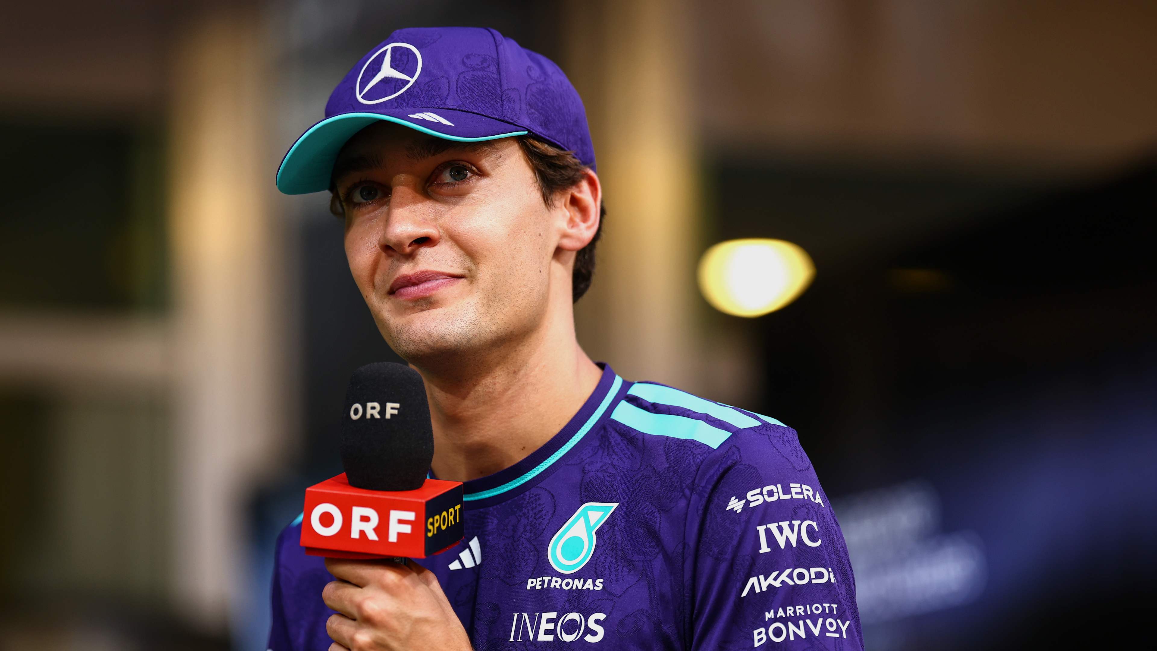 Джордж Расселл promises ‘all-out attack’ from back of Singapore grid amid engine penalty