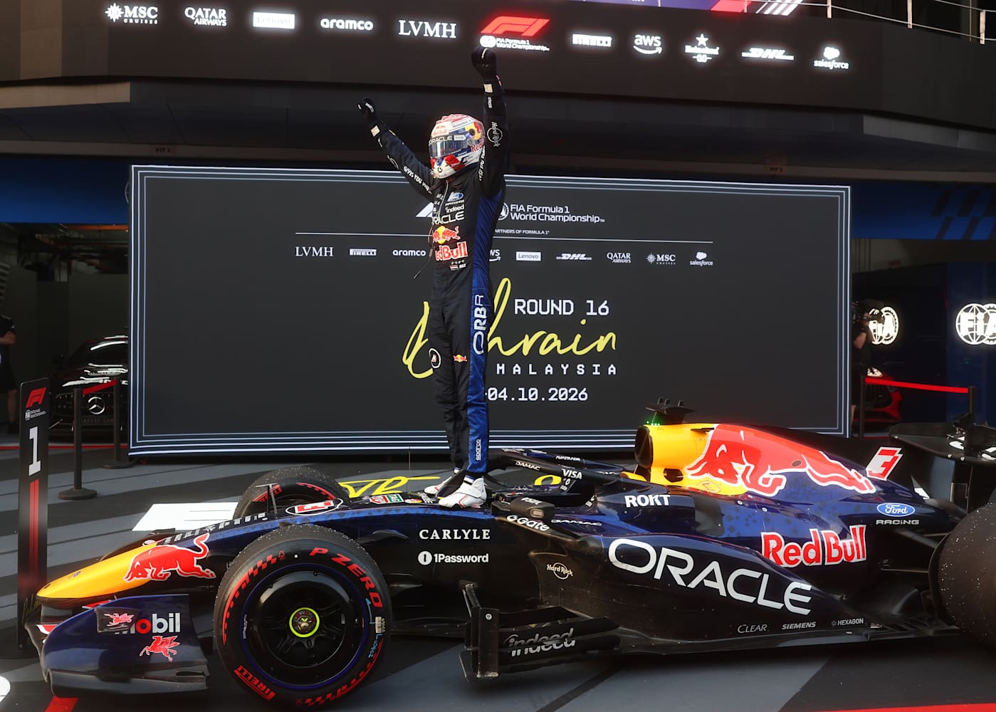 Red Bull выложила страницу с видео о победе Ферстаппена и роликом про Бахрейн 2026 — фото 2