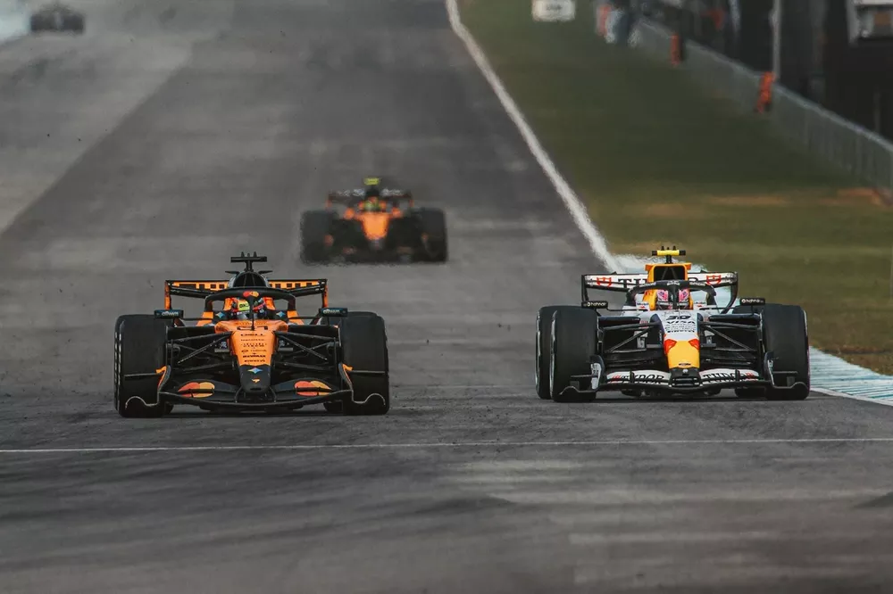Оскар Пиастри, McLaren, Лиам Лоусон, Racing Bulls