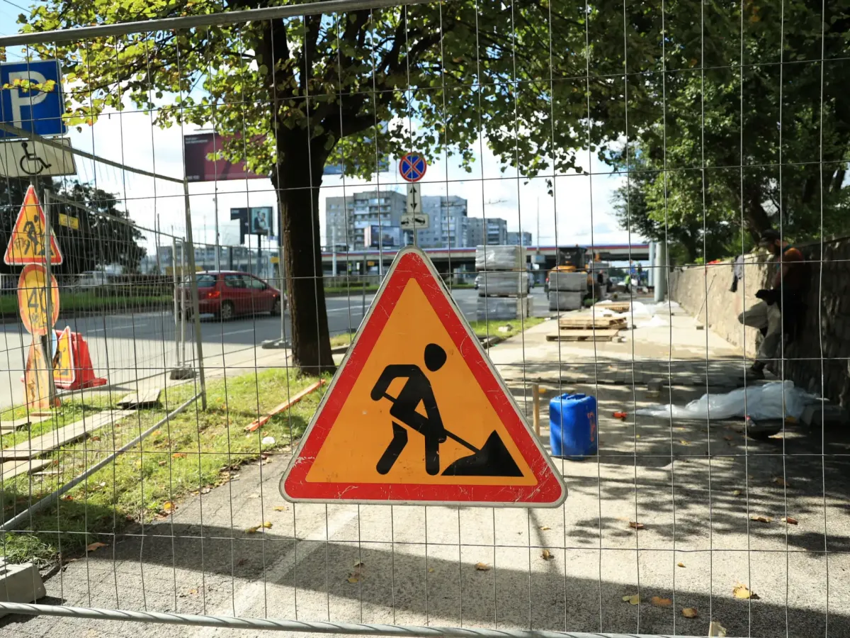 В Калининграде дорожные бригады работают на нескольких улицах и на Московском проспекте