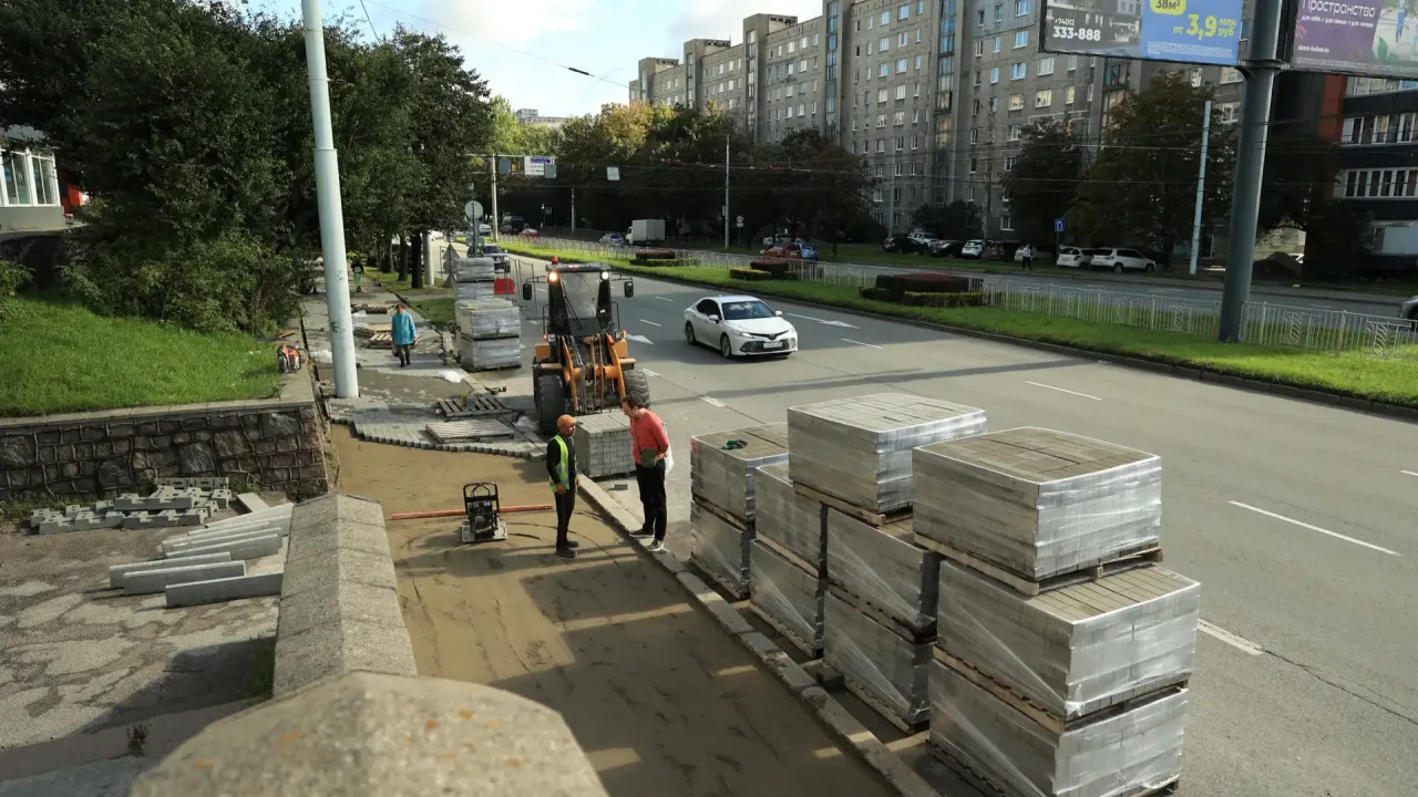 В Калининграде дорожные бригады работают на нескольких улицах и на Московском проспекте — Калининград Сейчас