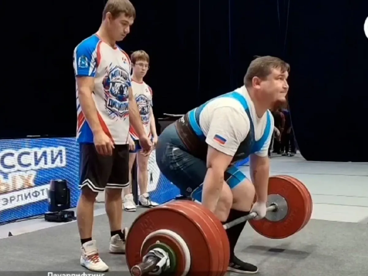 Анатолий Девушкин завоевал бронзу чемпионата России по пауэрлифтингу