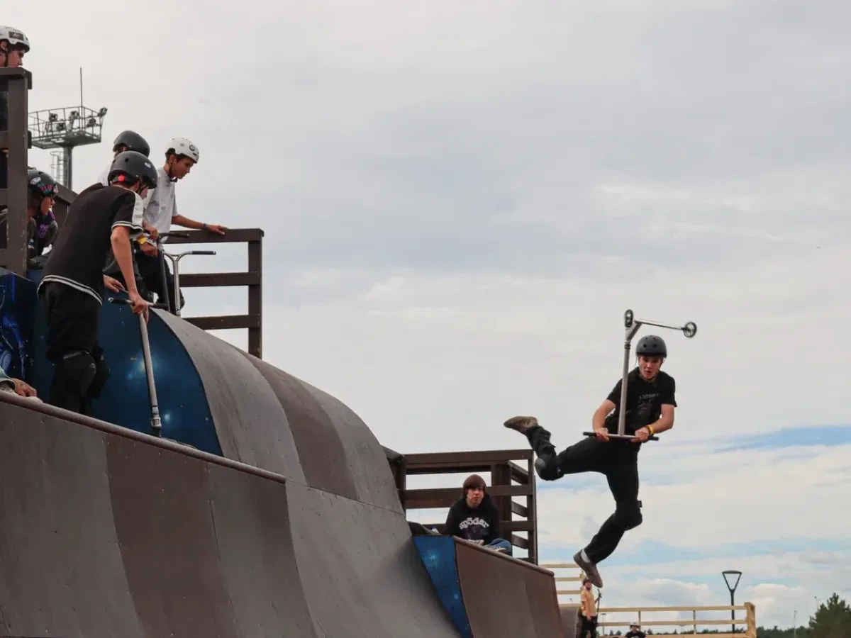 В Калуге фестиваль «Вызов» объединил уличное искусство, BMX, брейкинг и автошоу