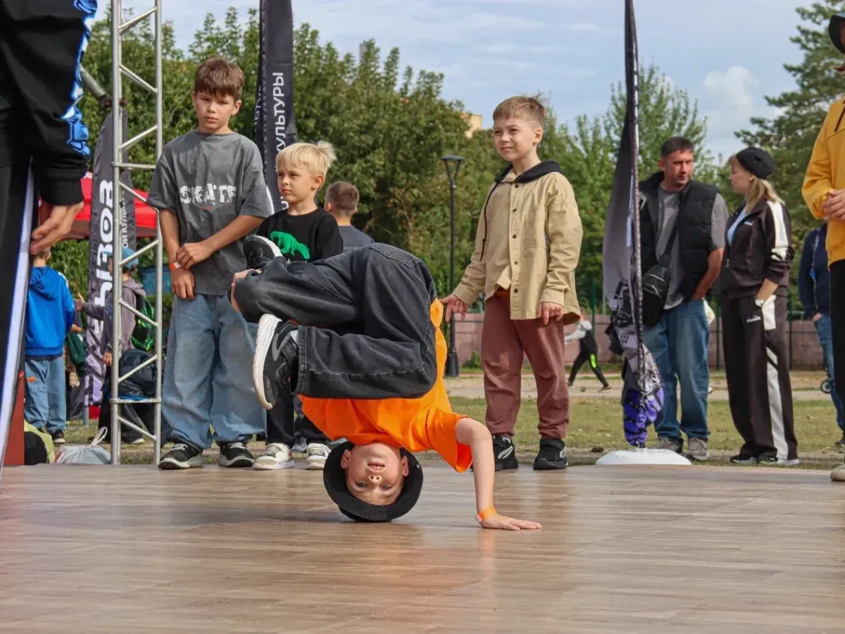 В Калуге фестиваль «Вызов» объединил уличное искусство, BMX, брейкинг и автошоу