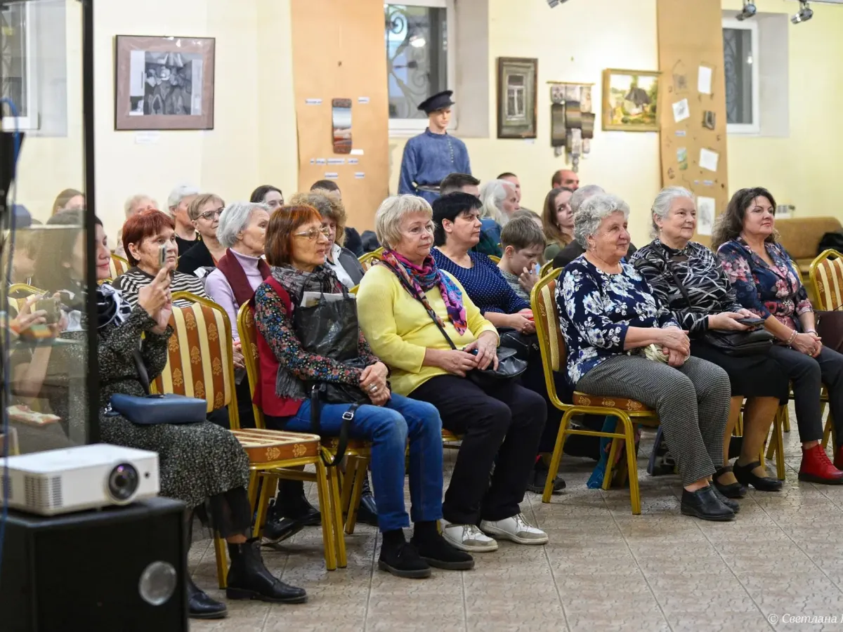 В Калужском доме музыки открылась выставка «Тепло родного дома»