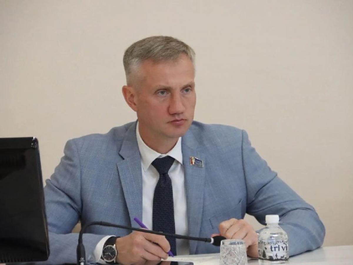 Мэр Хабаровска обсудил дорожные работы и благоустройство новых скверов