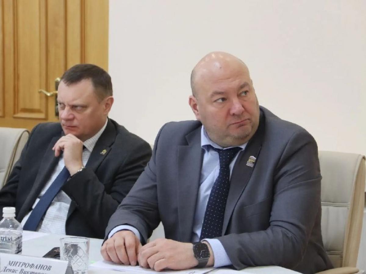 Мэр Хабаровска обсудил дорожные работы и благоустройство новых скверов