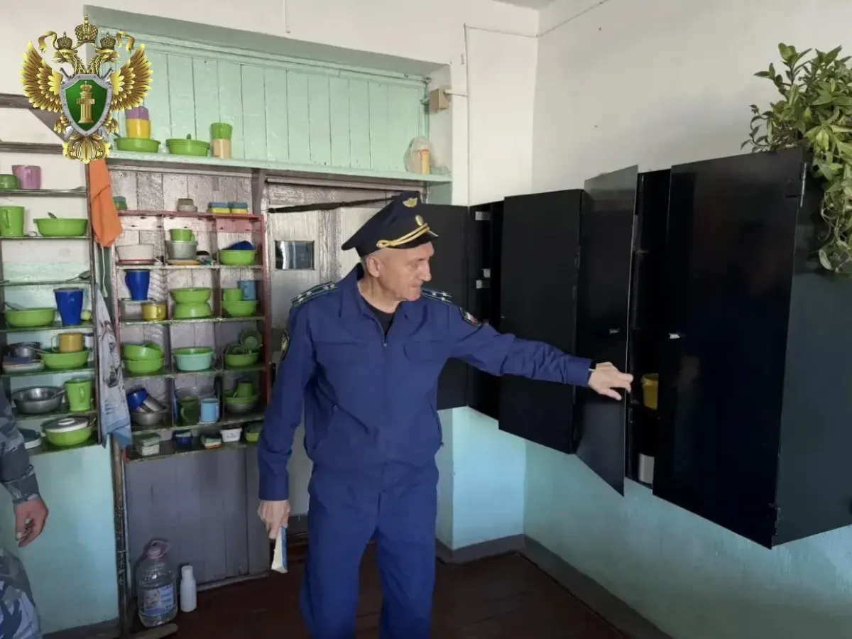 Зампрокурора Хабаровского края проверил колонию в рабочем поселке Ванино