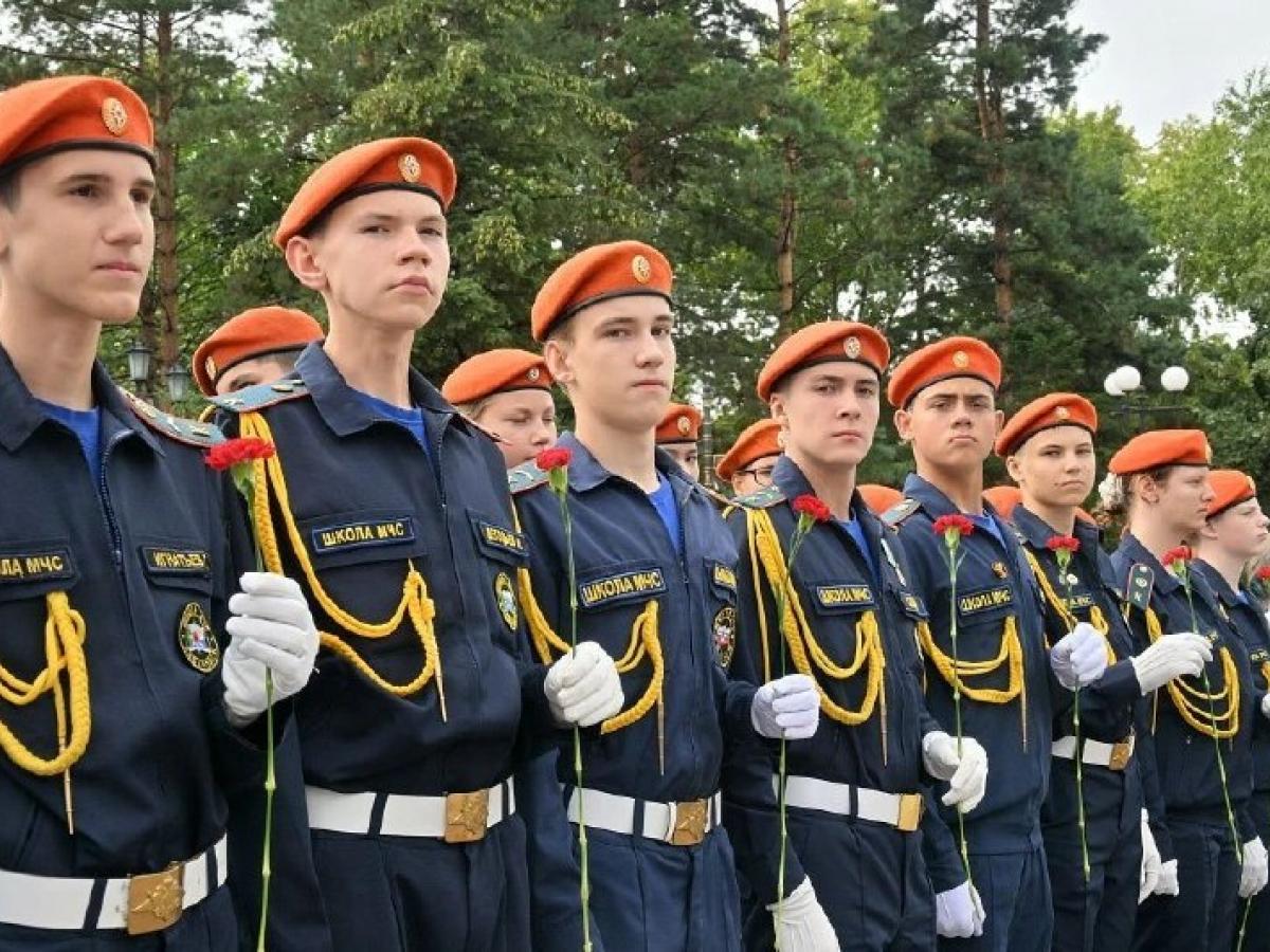 В Хабаровске открыли памятную доску генералу Максиму Пуркаеву