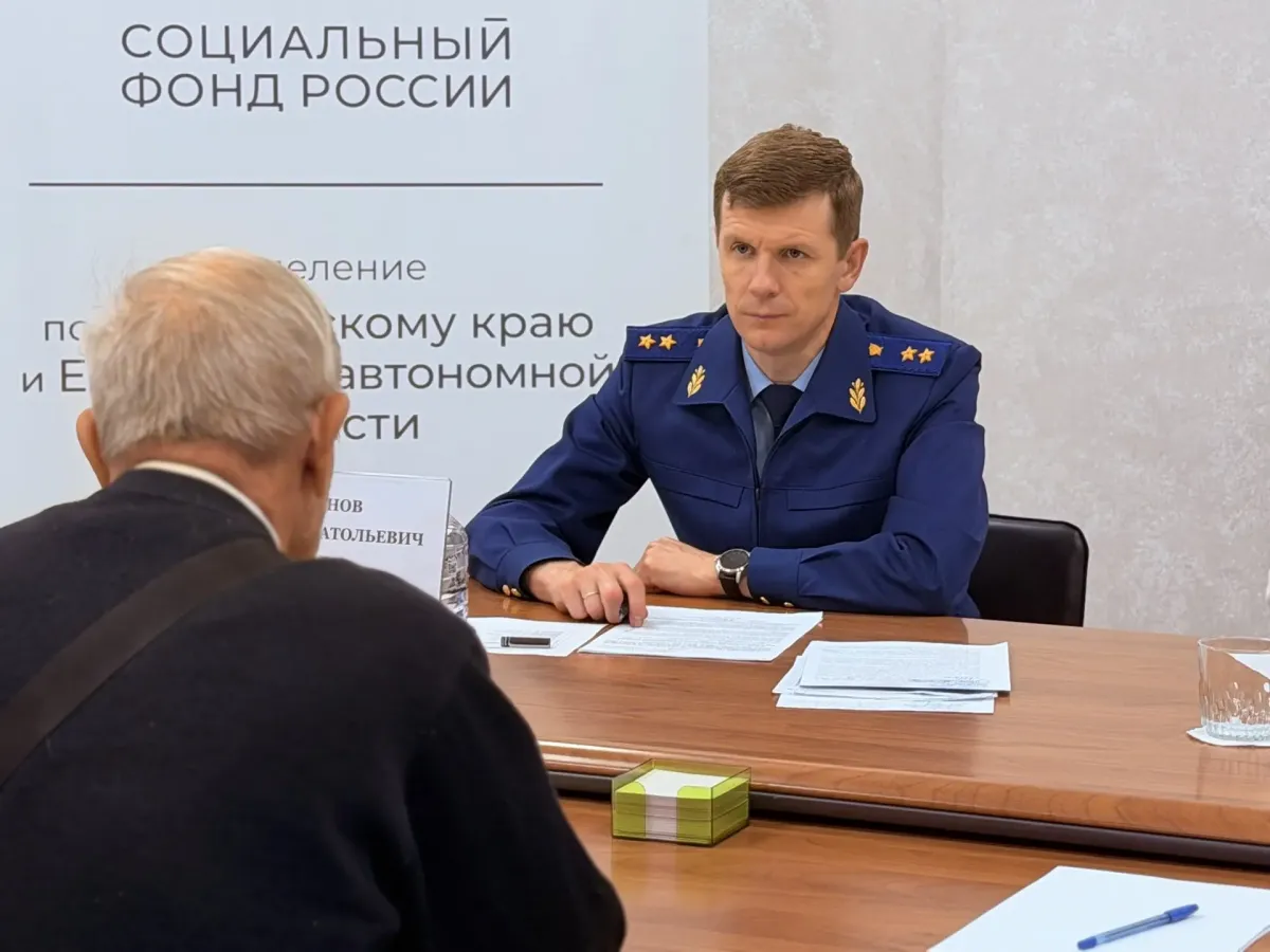 Прокурор края провел личный прием граждан в Хабаровске