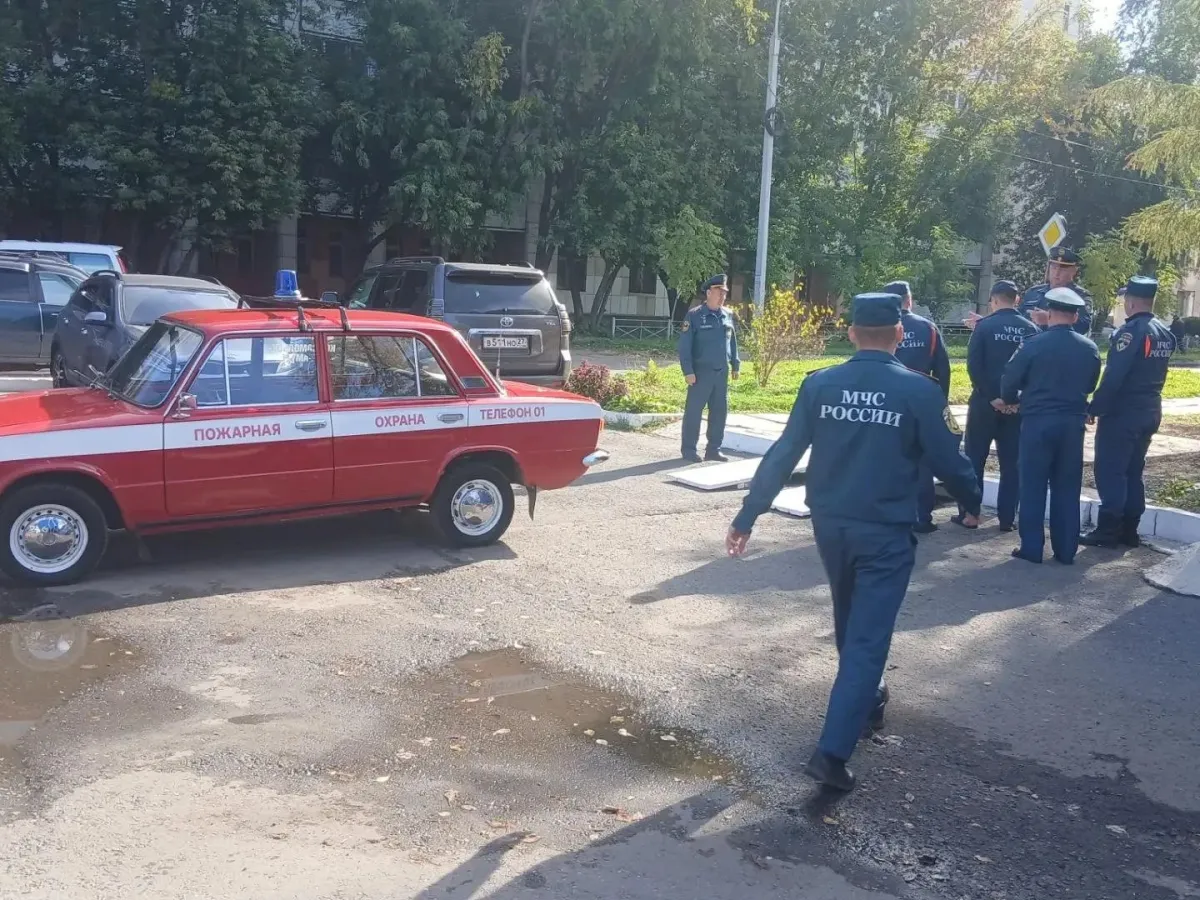 У пожарной части в Комсомольске-на-Амуре появился новый экспонат ретро-техники