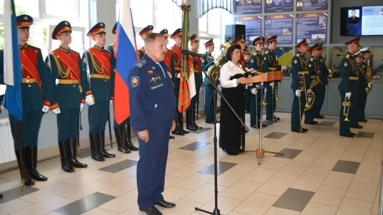 В Волочаевском лицее Хабаровска открыли экспозицию о подвигах спецназовцев — Хабаровск Сейчас