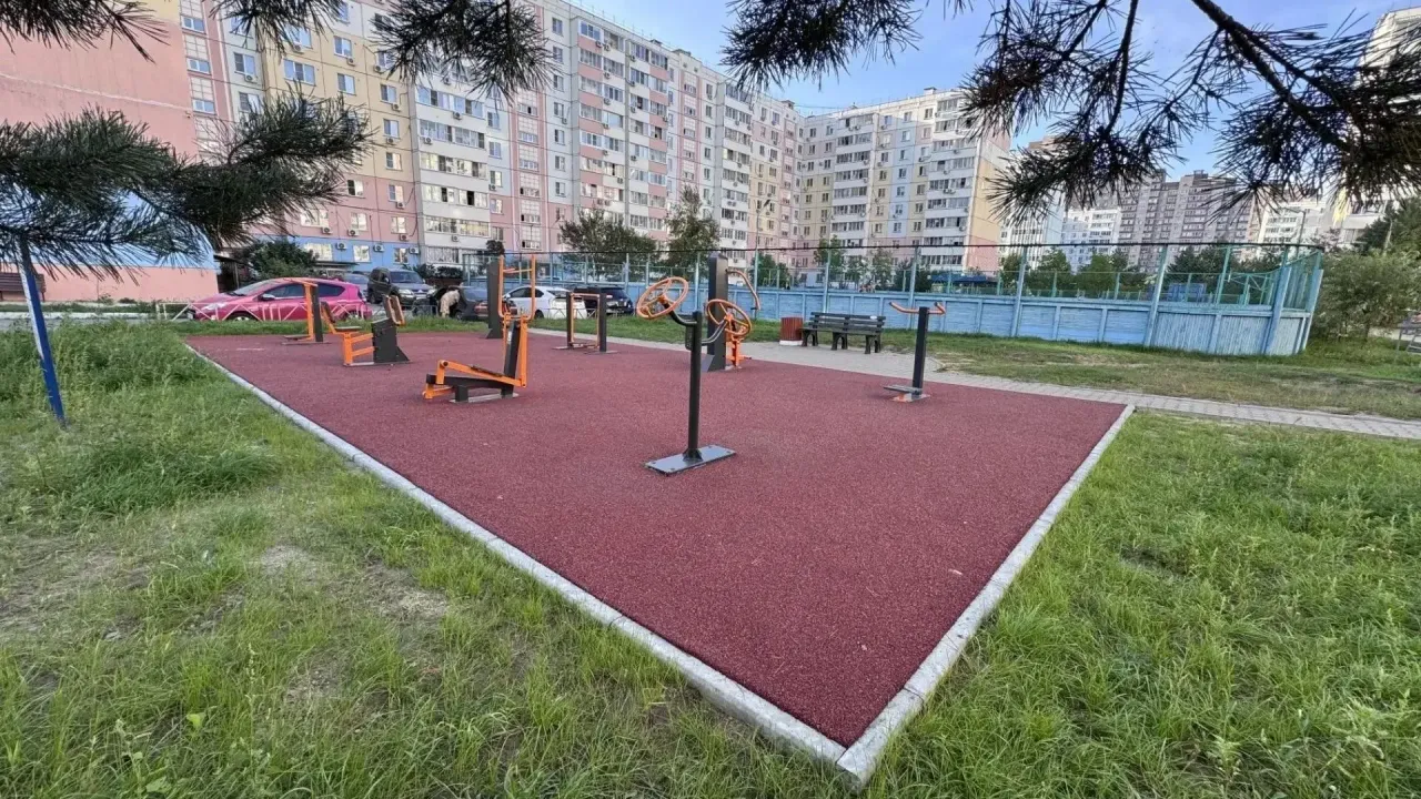 В Хабаровске завершили благоустройство семи дворов по федеральной программе — Хабаровск Сейчас