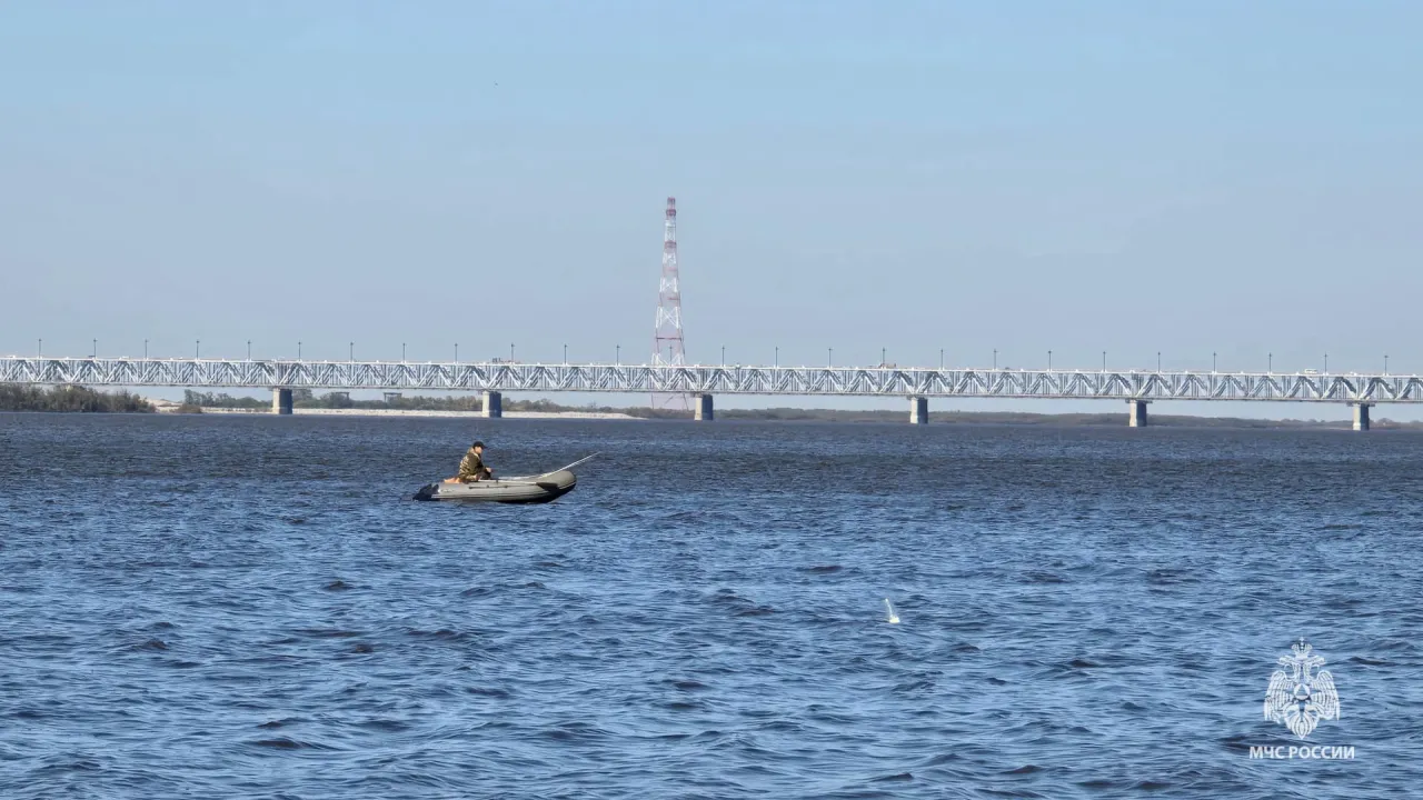 В районе Красной речки перевернулась лодка с двумя хабаровчанами — Хабаровск Сейчас